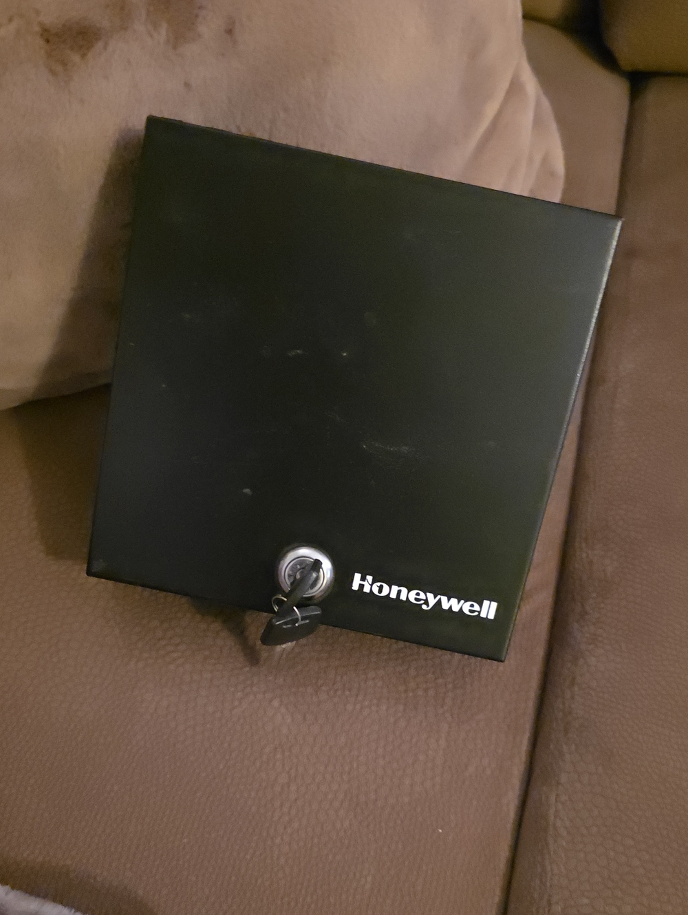 Honeywell Black Wall-Mount Key Lock Box 6.75x6.75"
